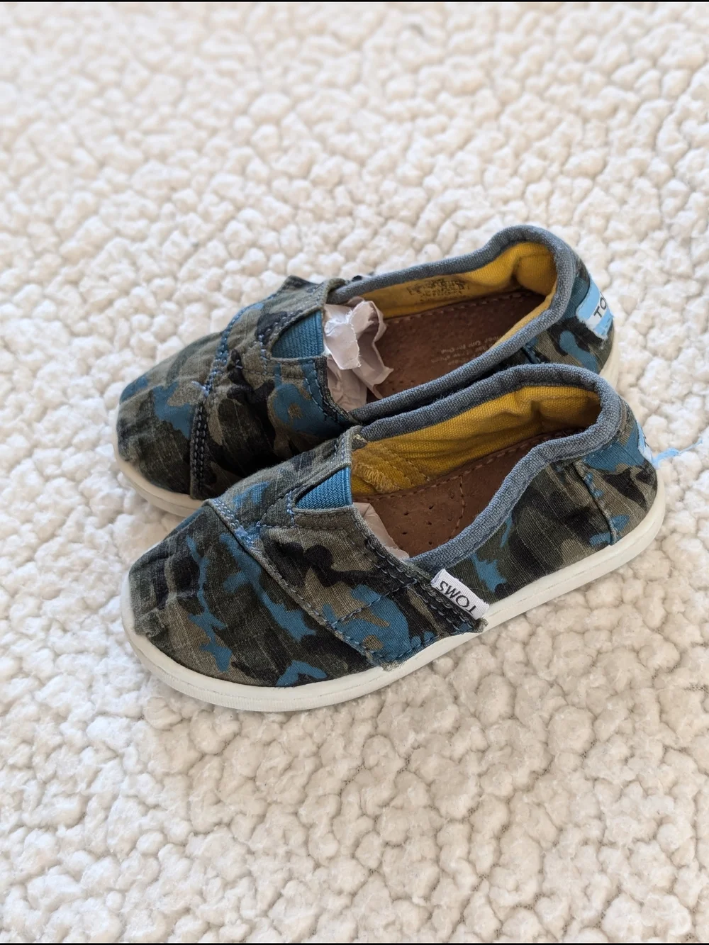 Great Condition: Tom’s Alpargata Blue Gray Camo Kids 8  ◦ Normal Pre-Owned Wear